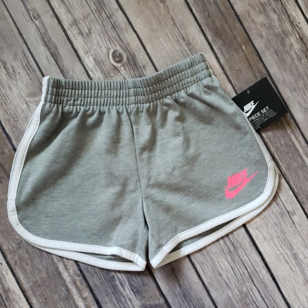 *2T ONLY*Nike Toddler Girl Futura Tee & Shorts Set - Picture 5 of 8